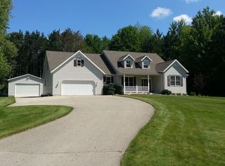 3879 E Letts Rd, Midland, MI 48642