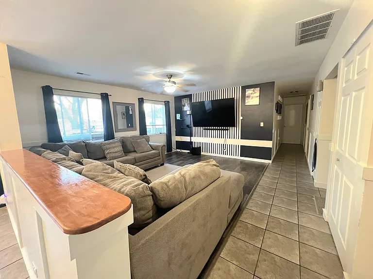 240 Homewood Dr — Photo 3