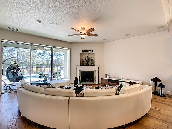 4th image of 1216 Draycott St