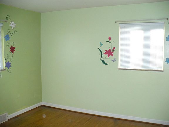4th image of 4325 Williams Ave
