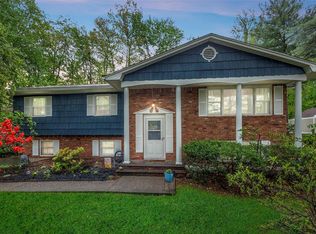 128 Renee Ln, Bardonia, NY 10954