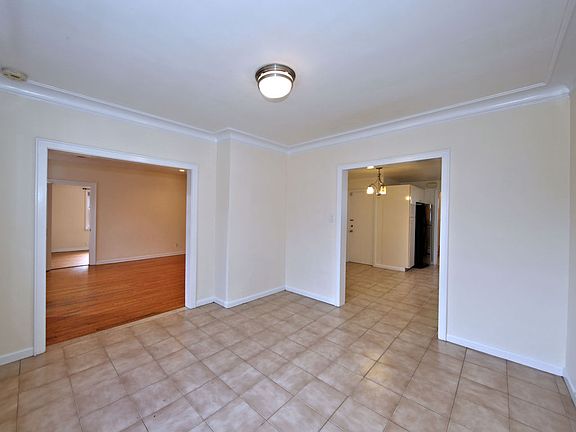 3rd image of 106-1 Myrtle Blvd