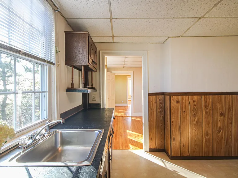 29 Saint Lawrence St #2 — Photo 9