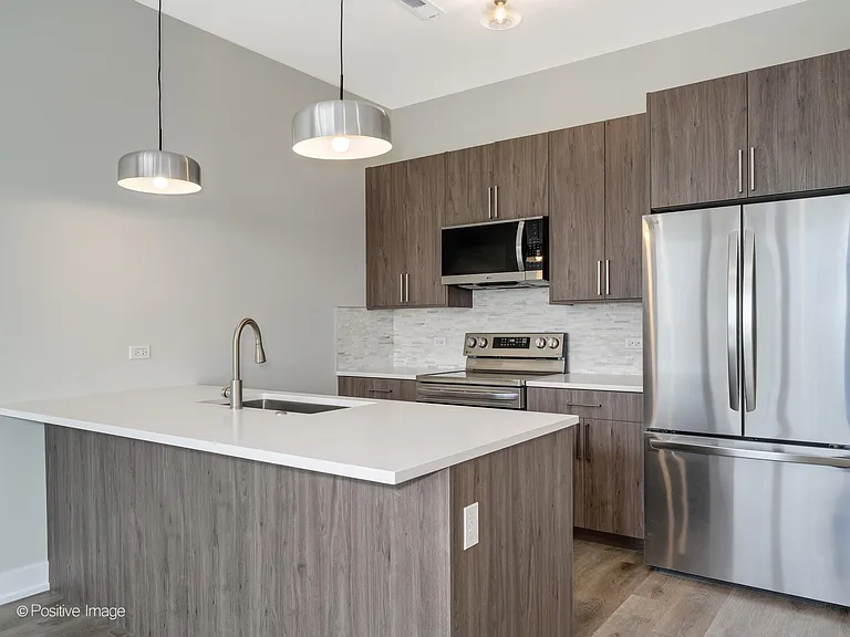 3954 S Indiana Ave #2R — Photo 2