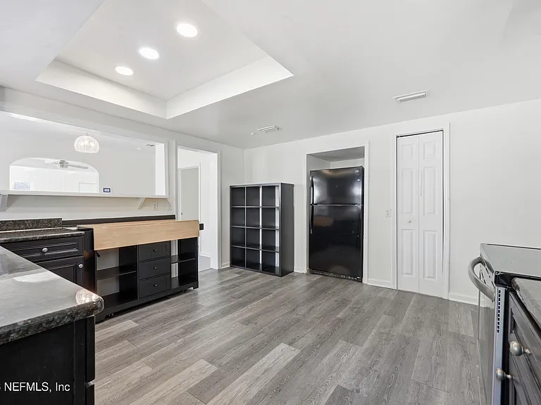 2755 Green St — Photo 16