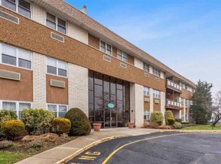 1111 River Rd APT B18, Edgewater, NJ 07020
