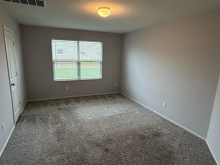 100 Granville Ct — Photo 11