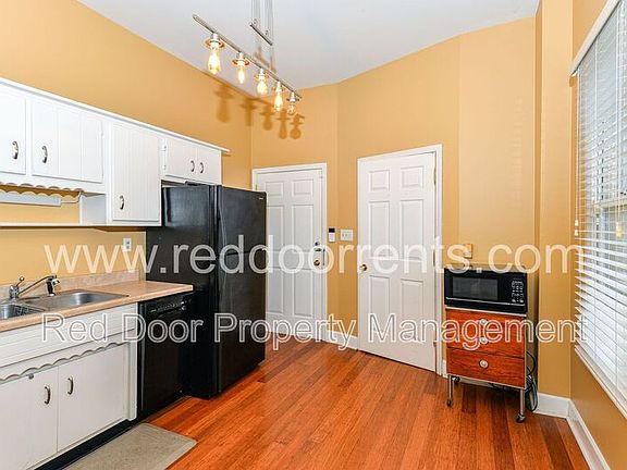 4th image of 1332A N College Ave