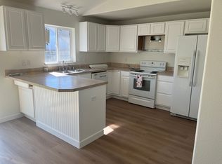 4887 Thrush Ln, West Richland, WA