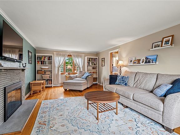 4th image of 943 Biltmore Ave