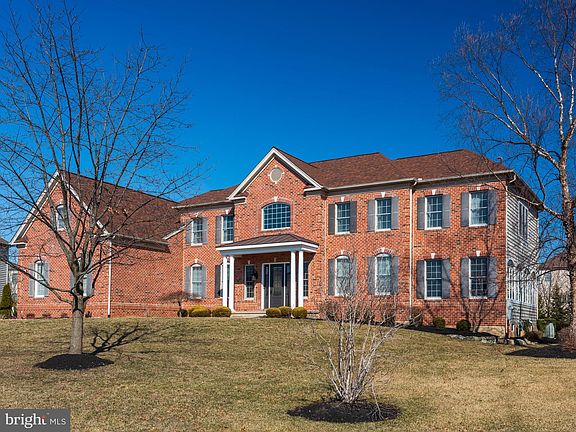 5th image of 206 Rock Dove Ln