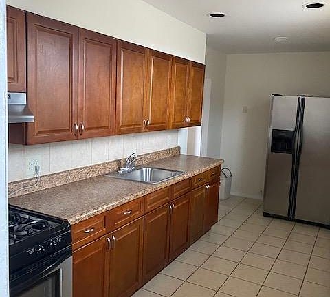 4th image of 1395 Kearney Ave #2