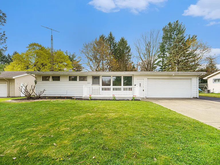 3027 Haskell St — Photo 29