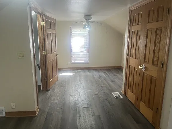 518 S Lucas Ave — Photo 6
