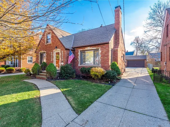 21975 Parkdale Ave, Fairview Park, OH 44126