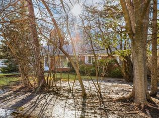 910 Highland Ln, Glenview, IL