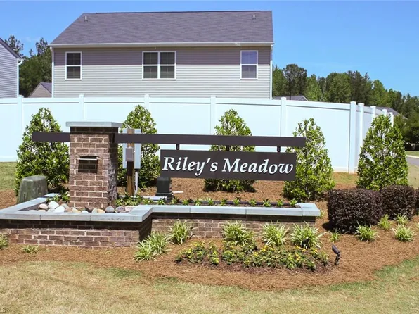 2351 Lily Dr, Haw River, NC 27258