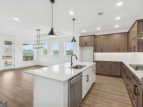 7th image of this home