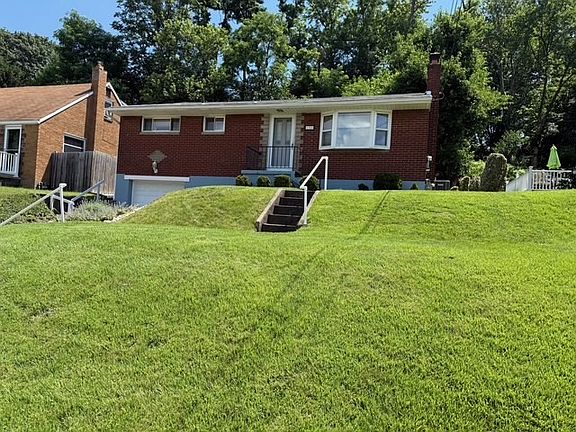 3rd image of 6328 Belvoir Dr