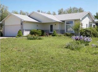 301 Sutton Dr, Newton, KS 67114