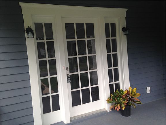 2nd image of 624 Stephenson St