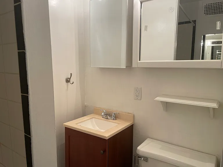 346 E 19th St #2A — Photo 7
