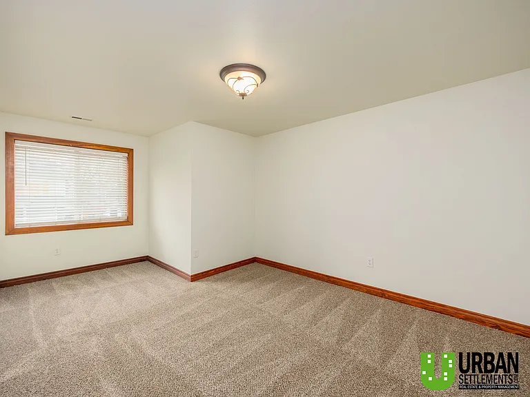 1511 W Gardner Ave — Photo 16