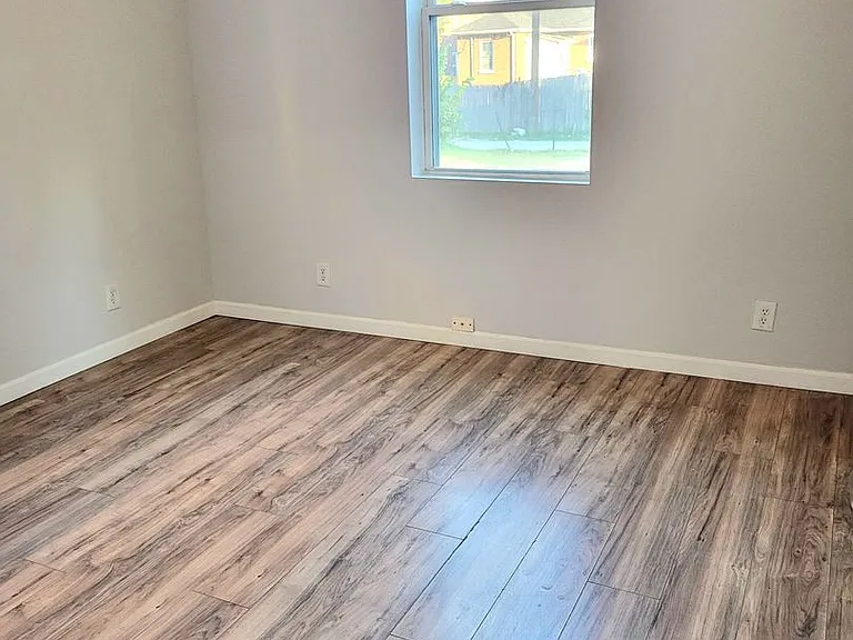 2450 Cleveland Blvd — Photo 13