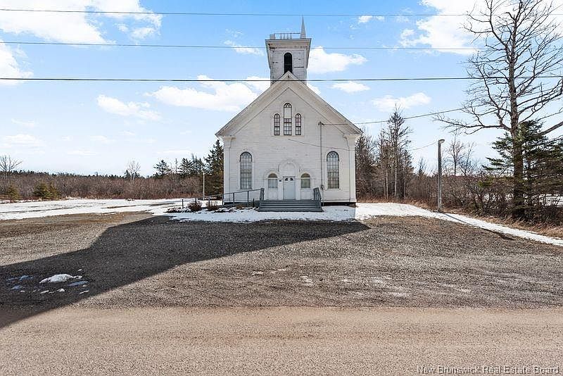 1st image of 32 Marys Point Rd