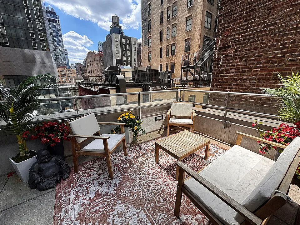 885 6th Ave #9J