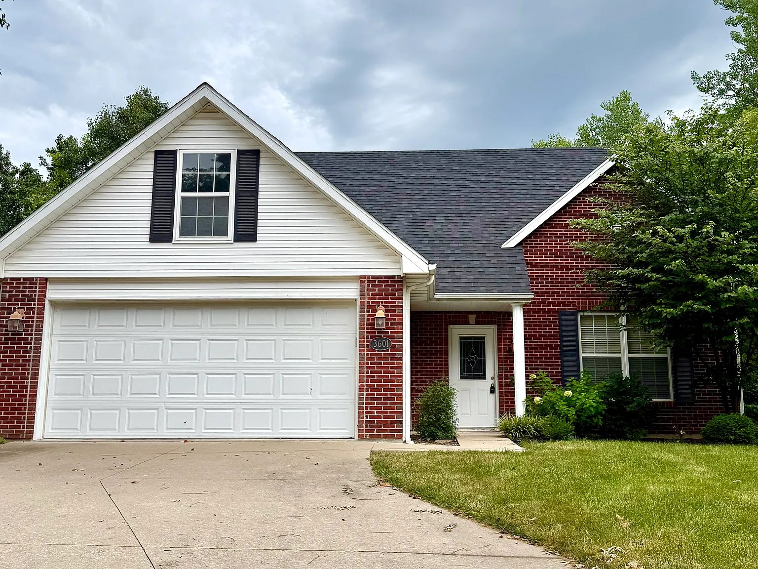 3 bed, 1692 sqft, $2,200 — Photo 1