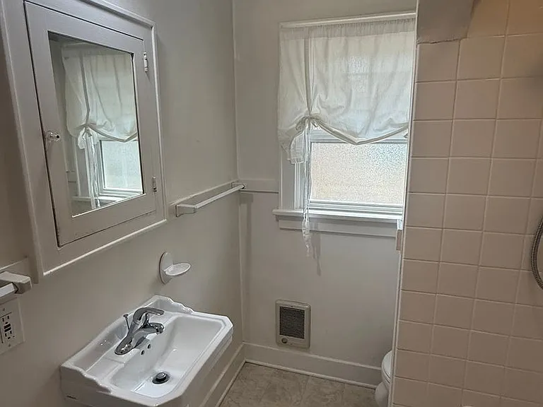 662 E 19th Ave — Photo 12
