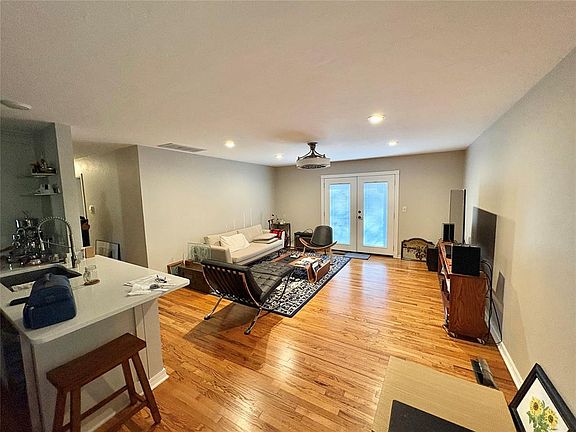 5th image of 1414 Westbrooke Ter