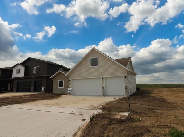 721 Driscoll Ave, Surrey, ND 58785