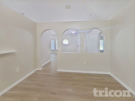 3rd image of 250 Canterbury Ct