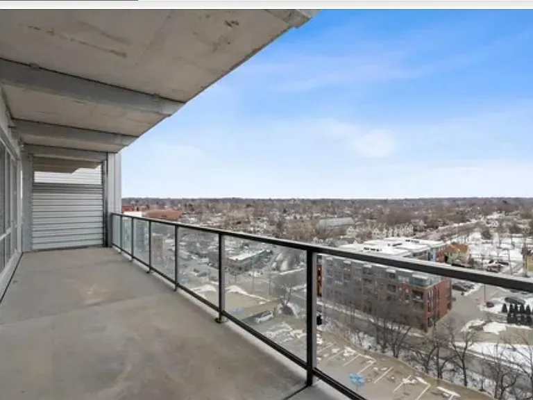 404 E College St #902 — Photo 15
