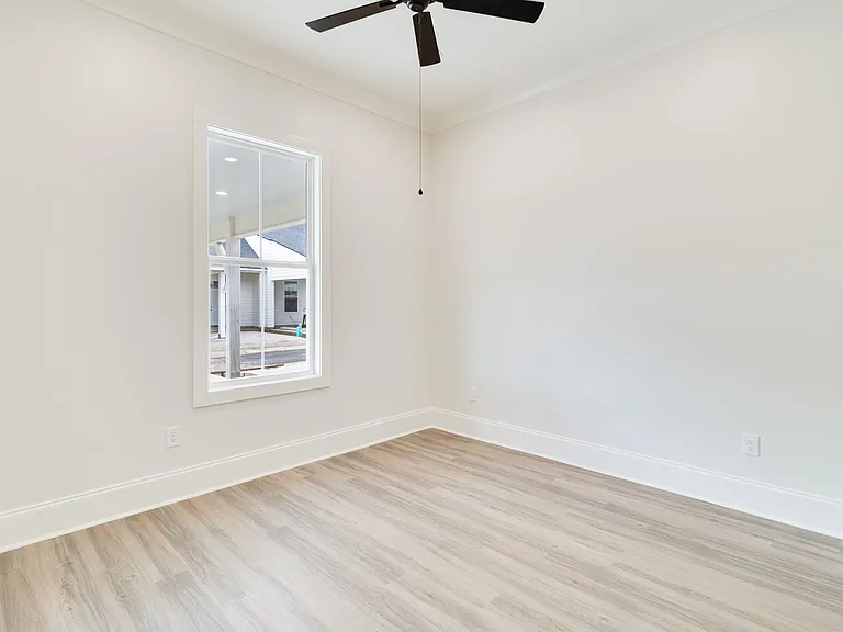 102 Perth Pl — Photo 41