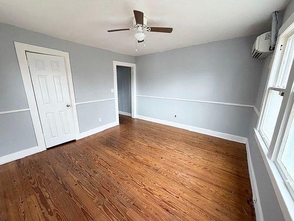 4th image of 233 Hopewell St