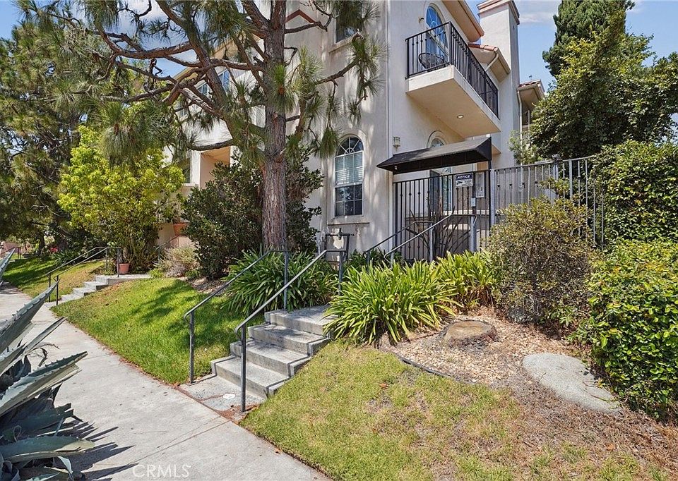 1st image of 2950 S Bentley Ave APT 7