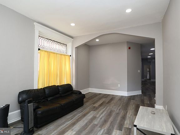 5th image of 1127 W Duncannon Ave