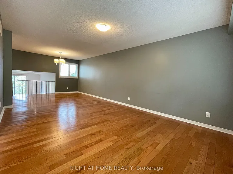 183 Autumn Hill Cres #UPPER — Photo 5