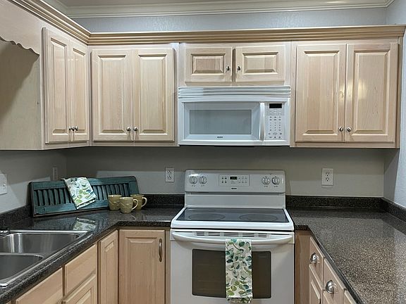 4th image of 3310 Washington Ave APT 1317