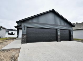 7232 26th St S, Fargo, ND 58104