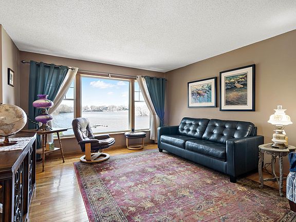 4th image of 15685 Highland Ave NW