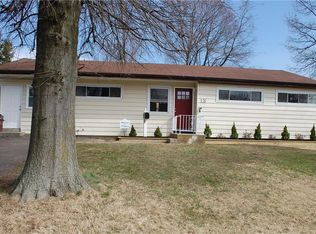 13 Dartmouth Rd, Parlin, NJ 08859