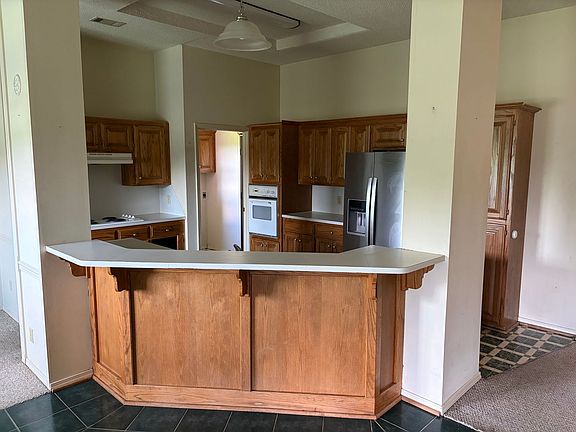 5th image of 908 Aspen Ave