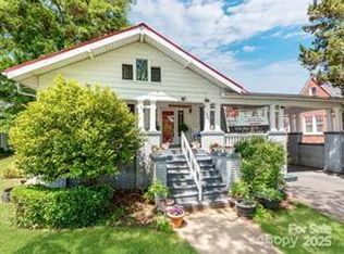 322 4th St SW, Hickory, NC 28602
