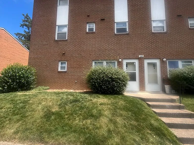243B Rockingham Dr — Photo 1