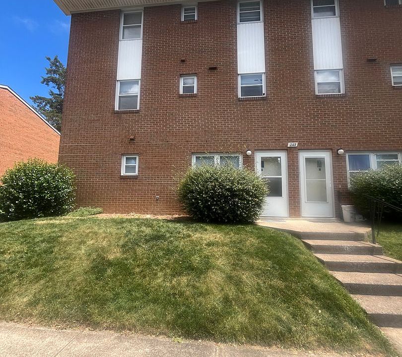 1st image of 243B Rockingham Dr