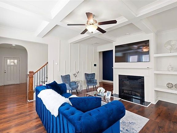 3rd image of 7651 Squire Ct